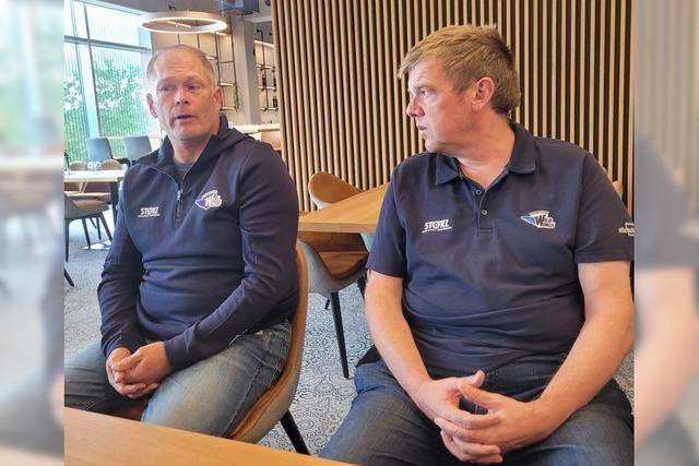 Stefan Wagner und Steve Walker arbeiten bei den Wild Wings Hand in Hand