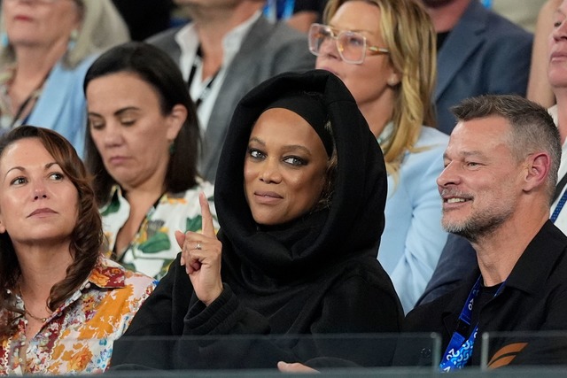 Auch US-Model und TV-Moderatorin Tyra Banks schaute beim Halbfinale zu  | Foto: Asanka Brendon Ratnayake/AP/dpa