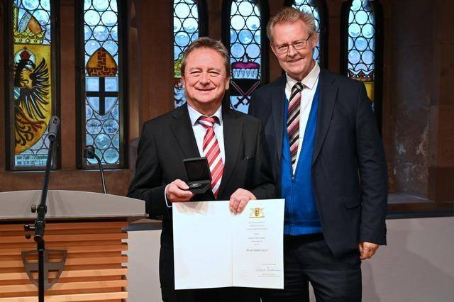 Der Freiburger Musiker Thomas Oertel erhlt fr sein Engagement die Staufermedaille des Landes