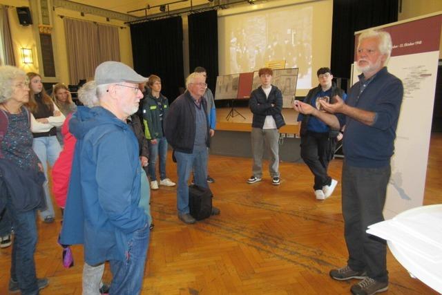 Ausstellung im Schillersaal, wo vor 84 Jahren Offenburger Juden ihre Deportation erwarten mussten