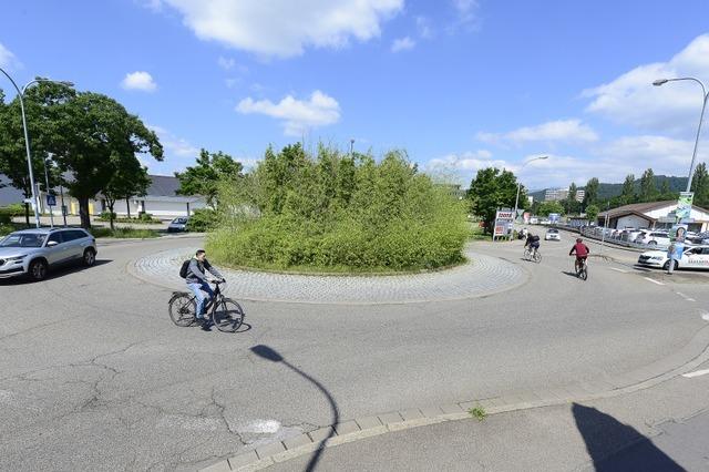 Stadtverwaltung sieht keine Chance auf Radfurten im Freiburger Tullastraenkreisel