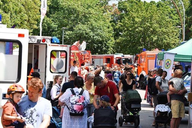 Rettungsorganisationen prsentieren sich beim Blaulichttag in Freiburg-Wiehre