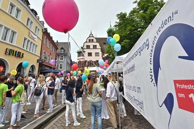 Zahnrzte demonstrieren auf dem Rathausplatz