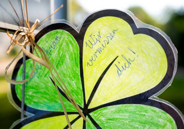 Der kleine Arian bleibt weiter vermisst.  | Foto: Daniel Bockwoldt (dpa)