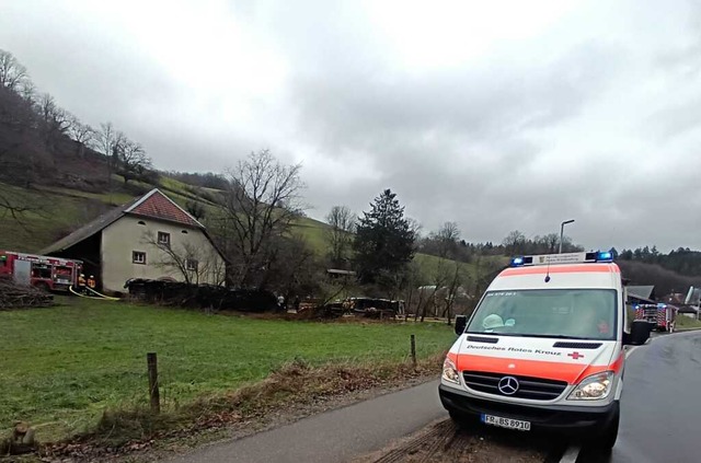 Im Ortsteil Eschbach gab es einen Bran...tlichen des DRK waren auch im Einsatz.  | Foto: DRK Stegen 