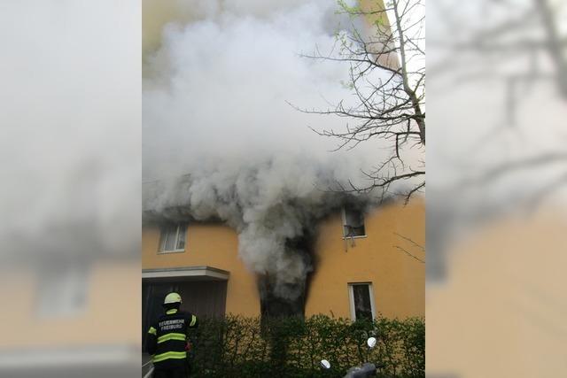 Eine Million Euro Schaden bei Brand in Freiburger Mehrfamilienhaus