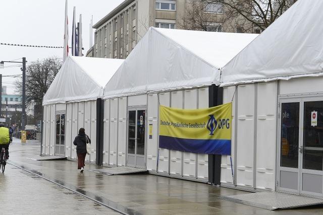 Wer darf eigentlich den Platz der alten Synagoge in Freiburg belegen?