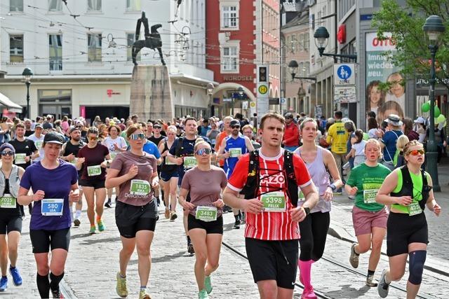 Freiburg-Marathon sorgt bei strahlendem Sonnenschein fr nasse Shirts und Partystimmung