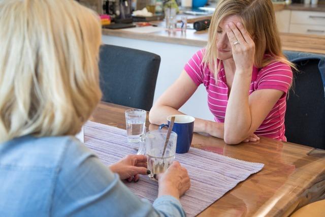 Krebspatienten beistehen: So klappt Trsten ohne Floskeln