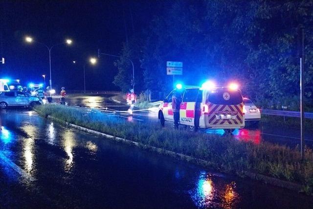 Drei Verletzte nach nchtlichem Unfall im Freiburger Norden