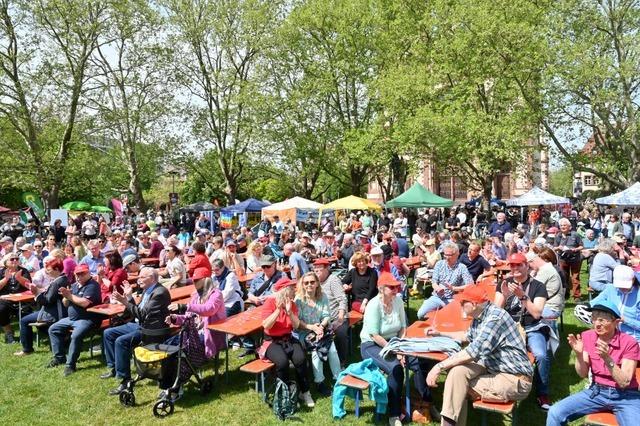 DGB-Kundgebung in Freiburg: 700 Menschen demonstrieren