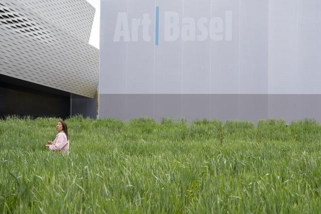 Nichts, das es nicht gibt: Ein Rundgang durch die Art Basel 2024