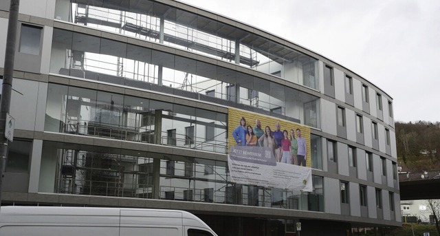 Die Erweiterung des Psychiatrischen Be...iserstrae/B34 geht dem Ende entgegen.  | Foto: Wagner, Hans