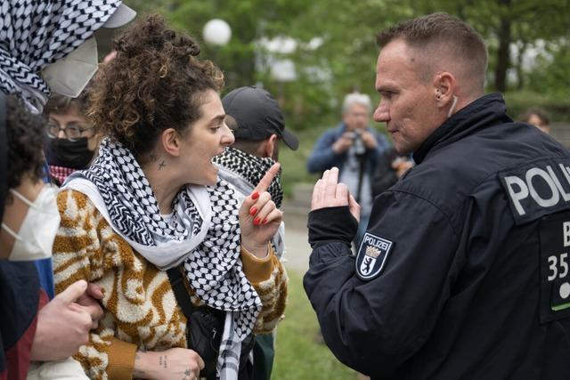 Polizei rumt Campus der Freien Universitt Berlin