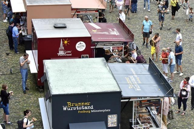 Nicht finanzierbar: Brunner gibt Bio-Wurststand auf dem Freiburger Mnsterplatz auf