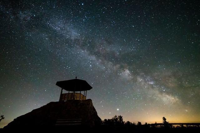 An diesen Stellen im Schwarzwald knnen Nachtschwrmer besonders schn in den Himmel gucken