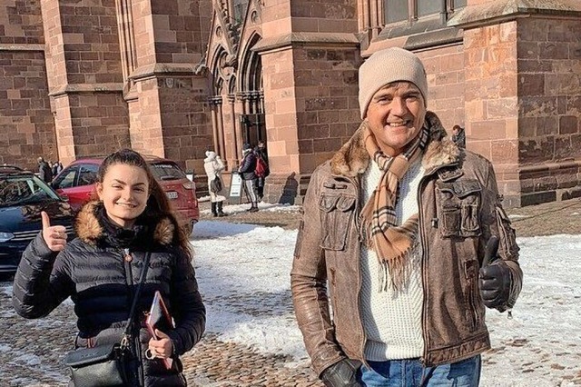 Linda Domin und Reiner Kirsten trafen ... Freiburger Mnsterplatz zum Gesprch.  | Foto: privat