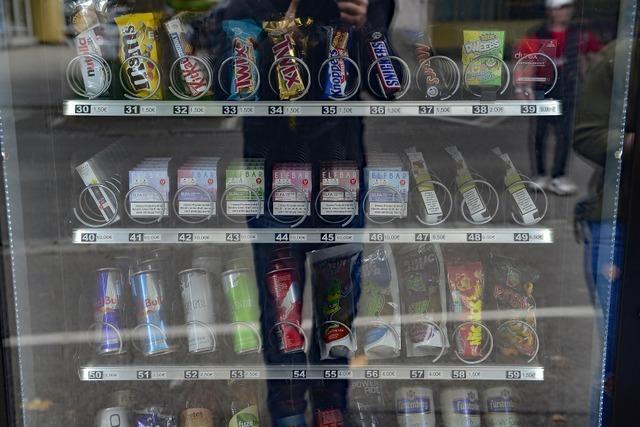 Snackautomat in der Nhe der Wentzinger-Schulen in Freiburg sorgt fr rger bei Eltern