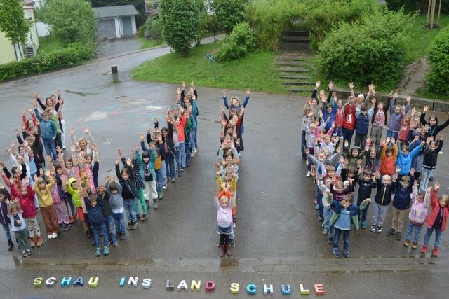 Freiburgs Schulen stehen fr Demokratie auf und radeln ans Meer