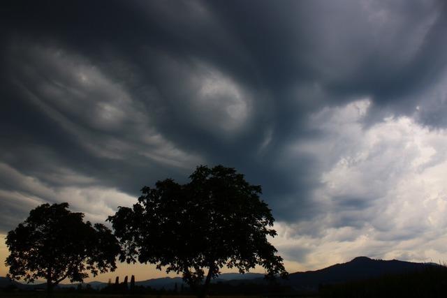 Gewitter zieht ber das Markgrflerland