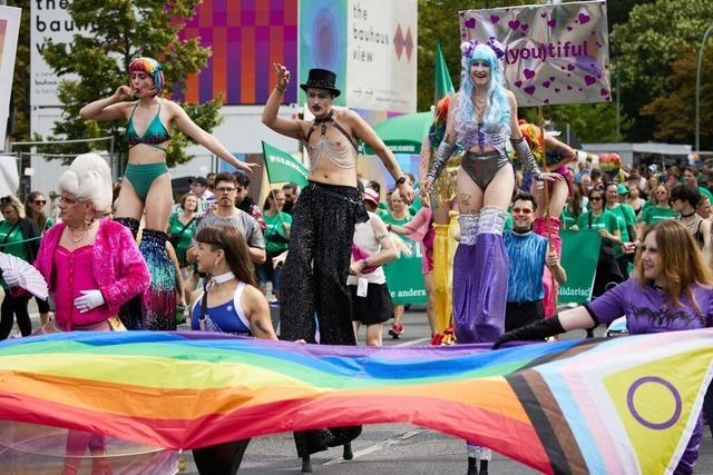 250.000 feiern bei Berliner CSD