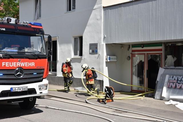 Brandstiftung in der Lrracher Teichstrae: Drei Personen stehen unter Verdacht