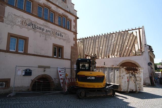 Die Arbeiten an der Stube beginnen - zumindest bis zum Schneckefescht