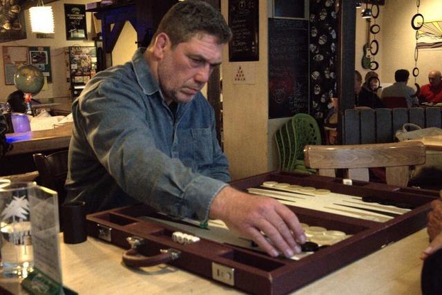 Knnen und ein bisschen Glck: Was drei sdbadische Backgammon-Spieler an ihrem Hobby reizt