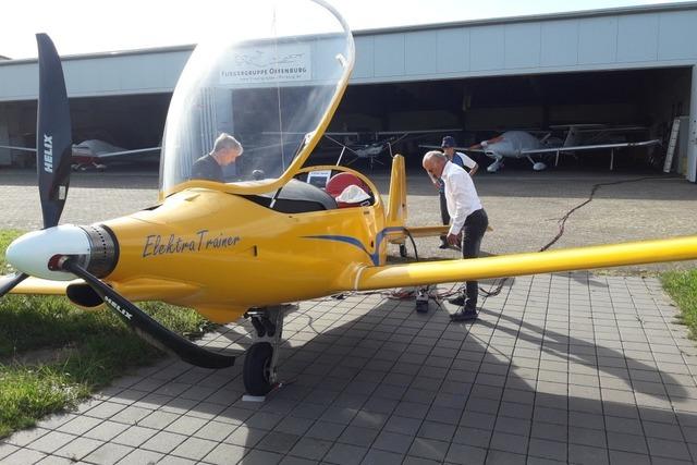 Die Fliegergruppe Offenburg hatte Besuch eines Piloten mit Elektroflugzeug