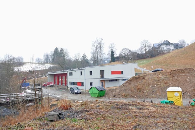 Das neue Feuerwehrgertehaus der Berna...soll im Lauf des Jahres fertig werden.  | Foto: Susanne Filz