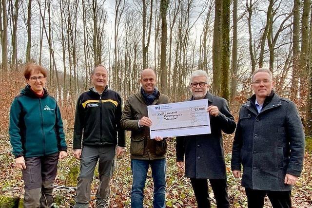 Der Hertinger Wald erhlt Zuwachs – dank einer Spende