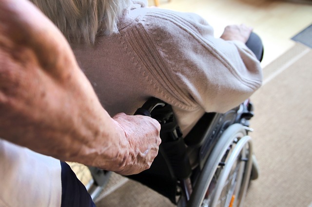 Wenn die Krankenkasse etwa die Kosten ...en. Dabei gibt es einiges zu beachten.  | Foto: Mascha Brichta (dpa)