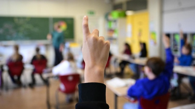 Normaler Alltag in einer Grundschule -...Gewalt in unterschiedlicher Form dazu.  | Foto: Bernd Weissbrod (dpa)