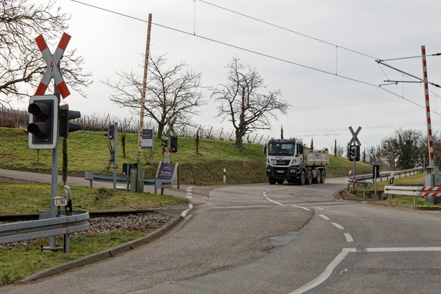 Zwischen dem Bahnbergang &quot;Im Eic...ks) ein Geh-, Rad- und Wirtschaftsweg.  | Foto: Martin Wendel