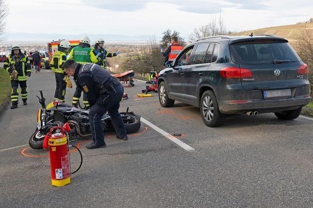 Motorradfahrer nach berholmanver bei Badenweiler schwer verletzt