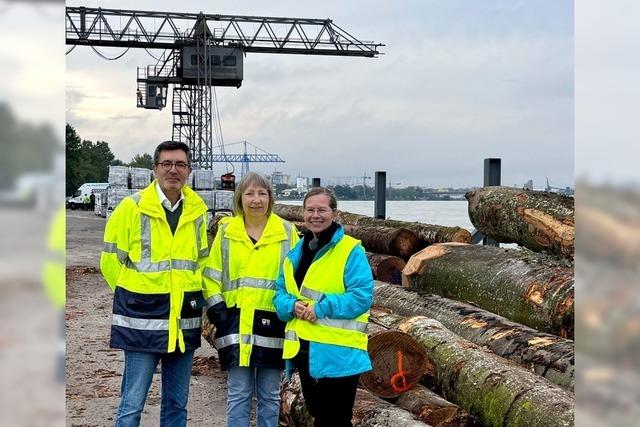 Weils Oberbrgermeisterin Diana Stcker besucht den Weiler Rheinhafen