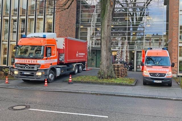 Feuerwehr hilft beim Umzug der Akten vom Landratsamt nach Bad Krozingen