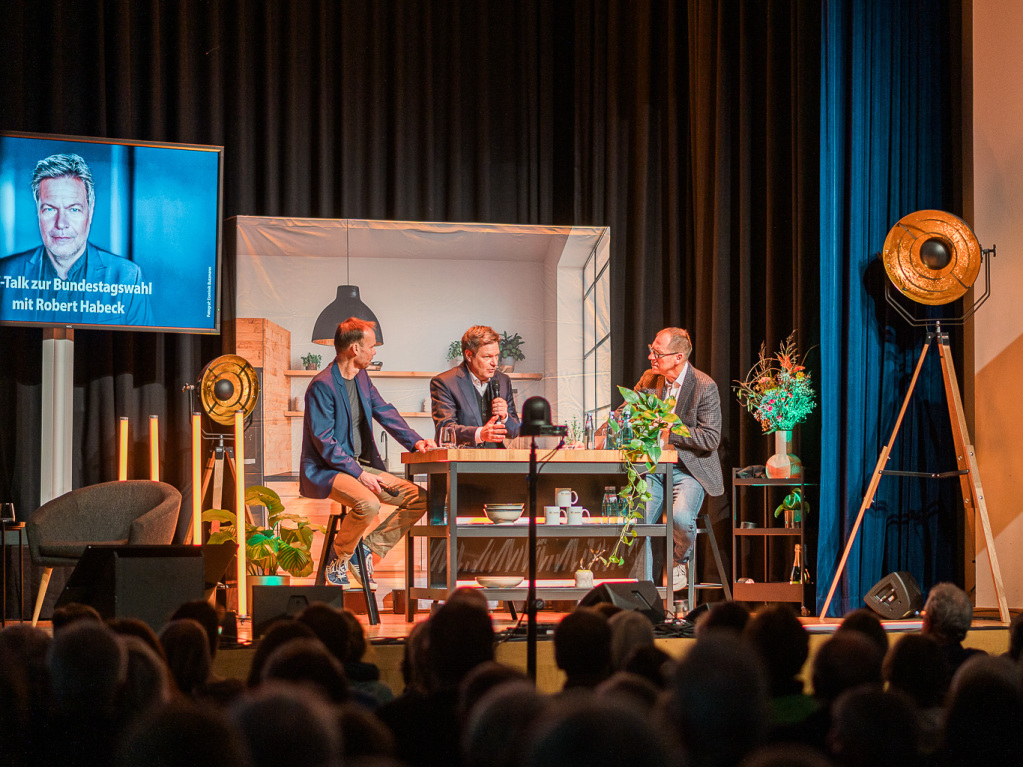 Robert Habeck stellte sich im Freiburger Paulussaal den Fragen von BZ-Chefredakteur Thomas Fricker und Dietmar Ostermann, dem Leiter des Nachrichtenressorts.