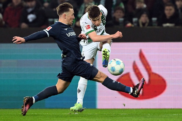 Umk&auml;mpfte Partie im Borussia-Park.  | Foto: Federico Gambarini/dpa