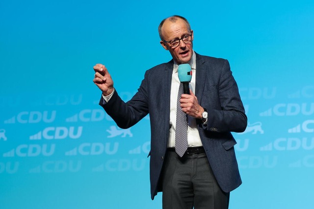 Friedrich Merz, Bundesvorsitzender der...dem Neujahrsempfang der CSU Knzelsau.  | Foto: Daniel Lb (dpa)