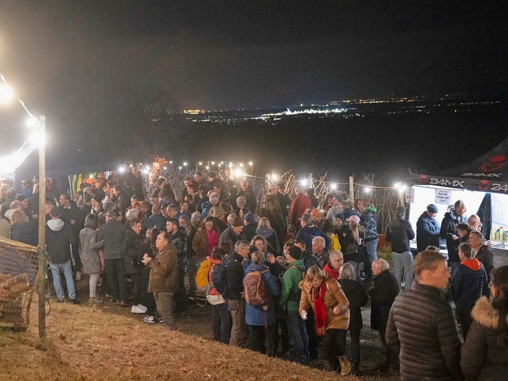 Unzhlige Menschen aus der ganzen Region verfolgten das Feuerwerk-Spektakel beim Event 