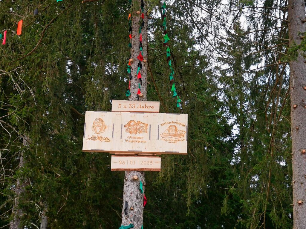 Schild am Narrenbaum der Jubiznfte.