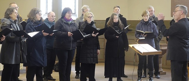 Der Kammerchor Markgrflerland noch wa..., in der die Heizung ausgefallen war.   | Foto: Roswitha Frey