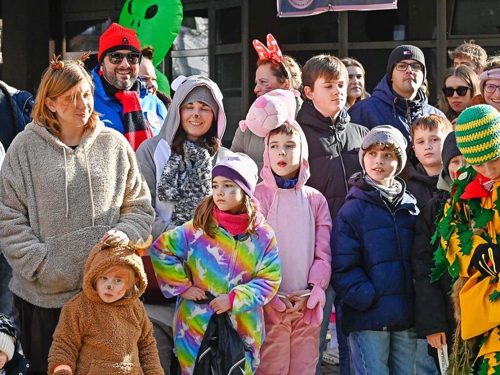 Zahlreiche Hstrger zogen am Sonntag durch die Lahrer Innenstadt. Die Besucher verfolgten das Treiben gut gelaunt.