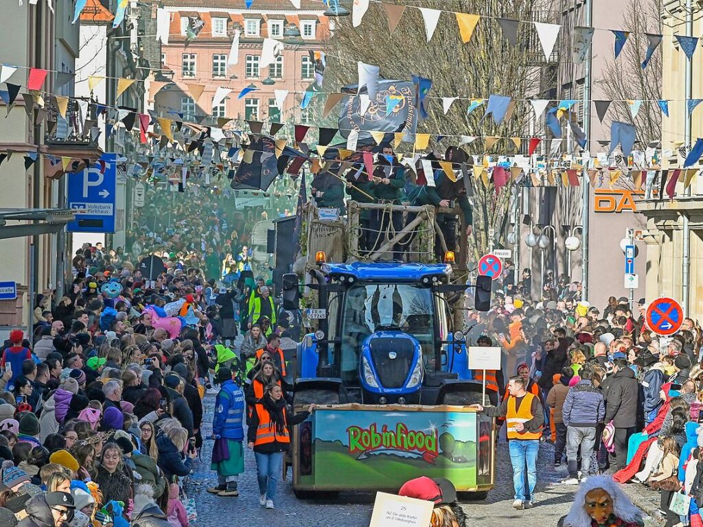 Zahlreiche Hstrger zogen am Sonntag durch die Lahrer Innenstadt. Die Besucher verfolgten das Treiben gut gelaunt.