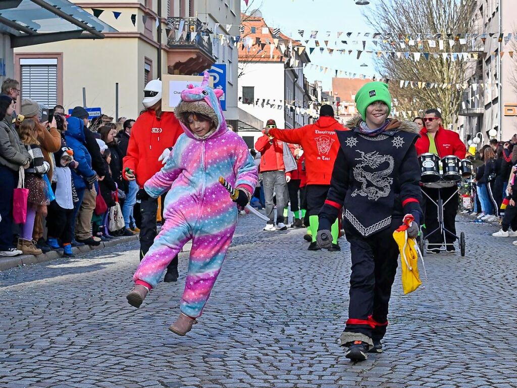 Zahlreiche Hstrger zogen am Sonntag durch die Lahrer Innenstadt. Die Besucher verfolgten das Treiben gut gelaunt.