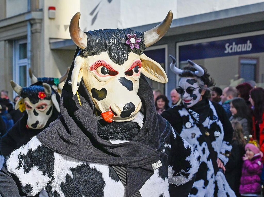 Zahlreiche Hstrger zogen am Sonntag durch die Lahrer Innenstadt. Die Besucher verfolgten das Treiben gut gelaunt.