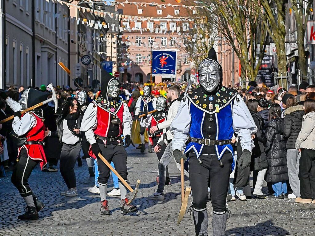 Zahlreiche Hstrger zogen am Sonntag durch die Lahrer Innenstadt. Die Besucher verfolgten das Treiben gut gelaunt.