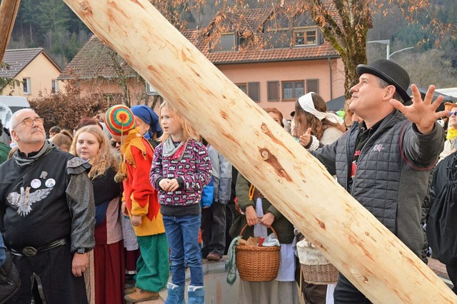 urgi Dirk Harscher fungierte als Baumstell-Kommandant.  | Foto: Edgar Steinfelder