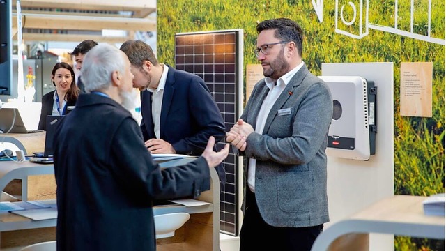 Auf der Messe  &#8222;Gebude.Energie....iges Bauen und Modernisieren sprechen.  | Foto: Solar Promotion GmbH